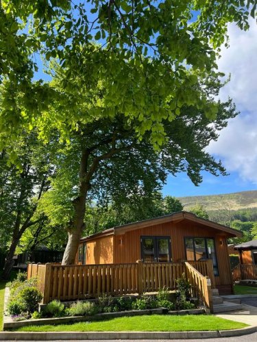 Carousel post from Dovestone Holiday Park.