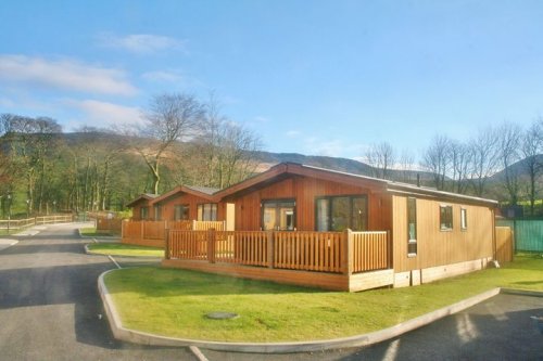 Carousel post from Dovestone Holiday Park.