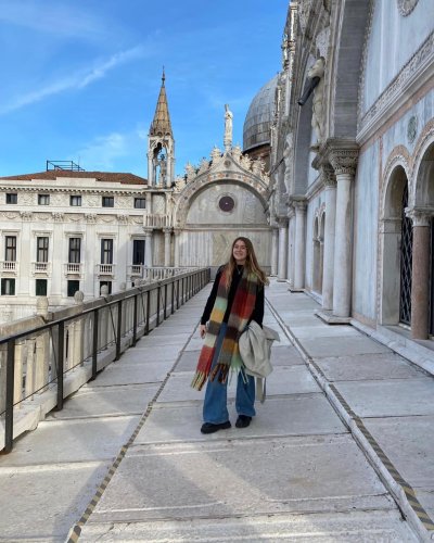 Carousel post from aur_arts.