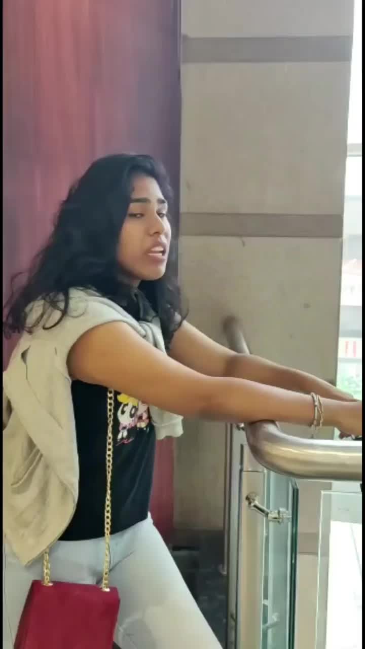 Video post from vitrendz_chennai.