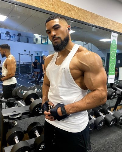 Carousel post from ph_gains.