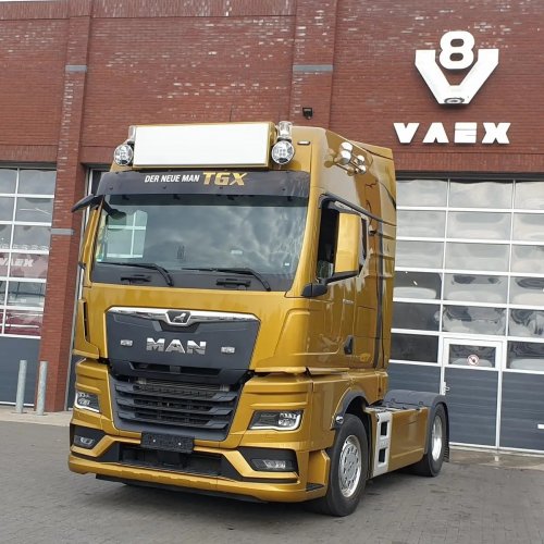 Carousel post from vaexthetrucktraders.