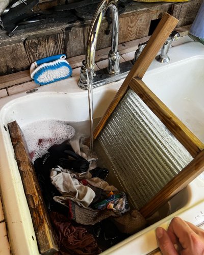 Carousel post from trekdirtyto.me.