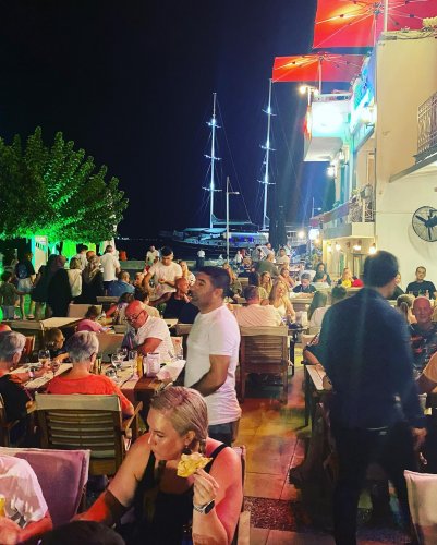 Carousel post from jandewit.4848.