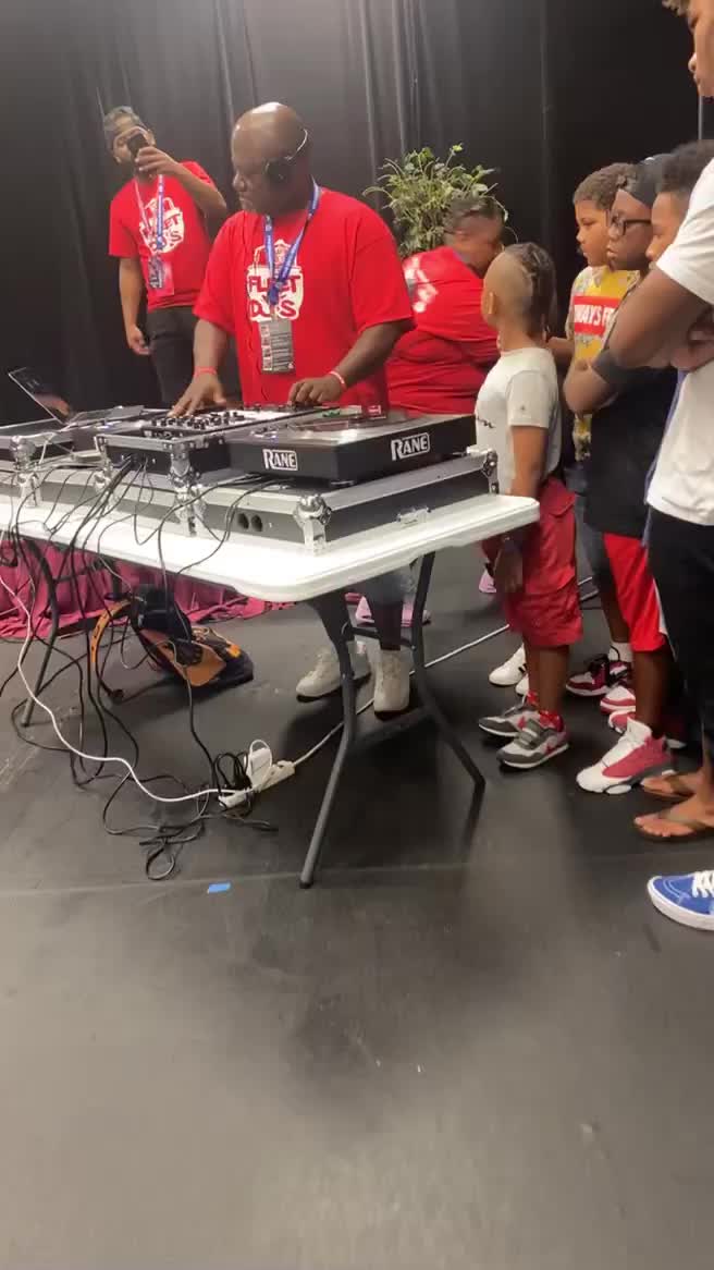 Video post from fleetdjs_mag.