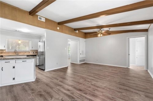 Carousel post from aggierelo.