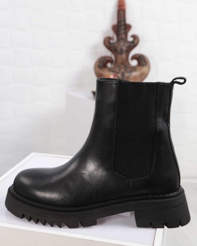 Carousel post from ossoshoes.