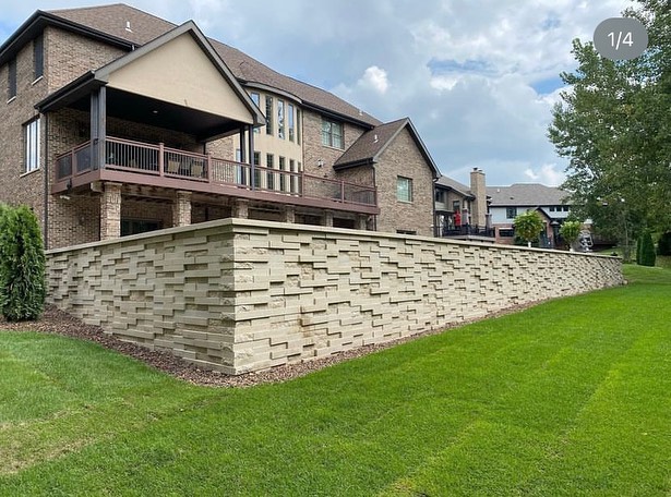 Carousel post from techobloc.