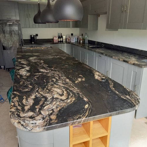 Carousel post from ellocoworktops.