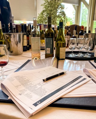 Carousel post from themoathouse.