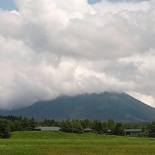 Photo post from daisenbackpackers.