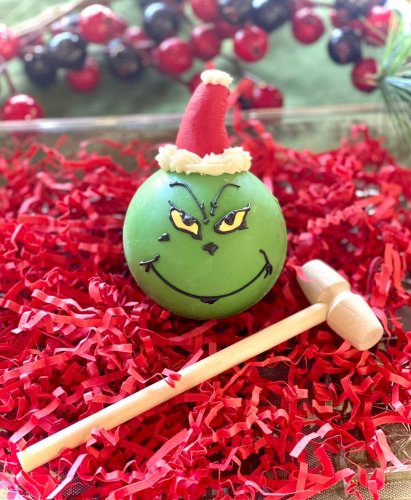 Carousel post from marquettescakestudio.