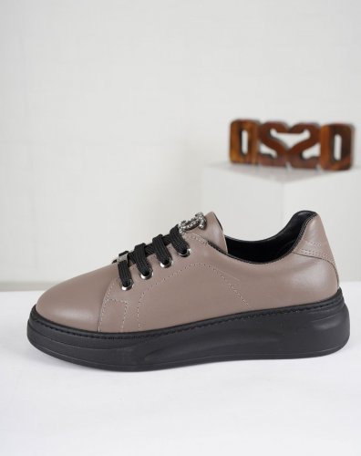 Carousel post from ossoshoes.