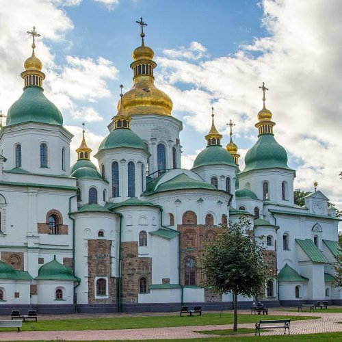 Carousel post from aurrome.