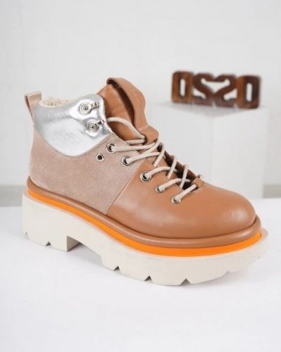 Carousel post from ossoshoes.