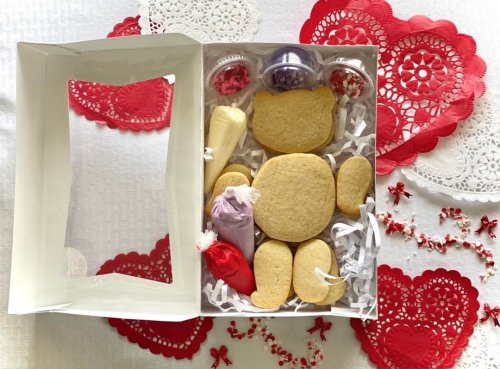 Carousel post from marquettescakestudio.