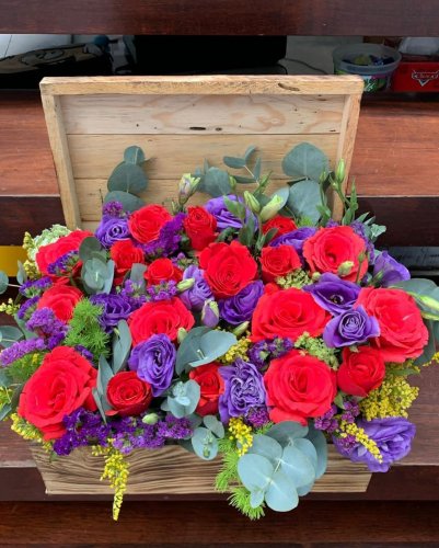 Carousel post from la_gifteria.