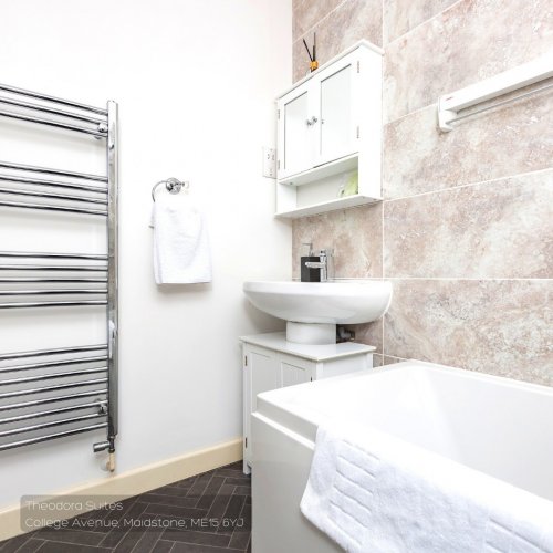 Photo post from kasarstays.