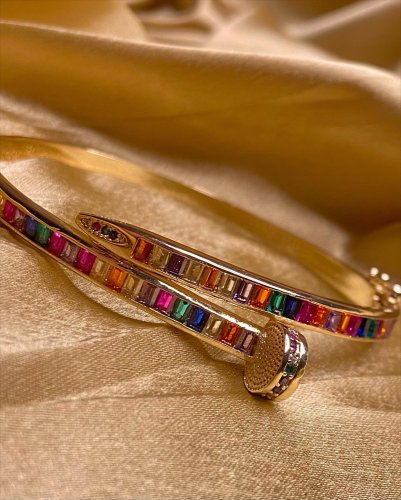 Carousel post from pendoraaz.