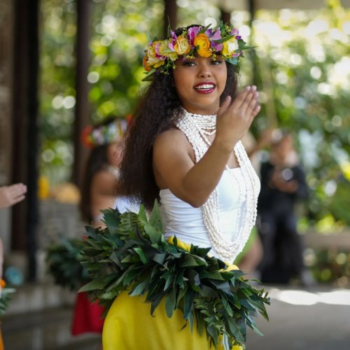 Carousel post from lansuchinesegarden.