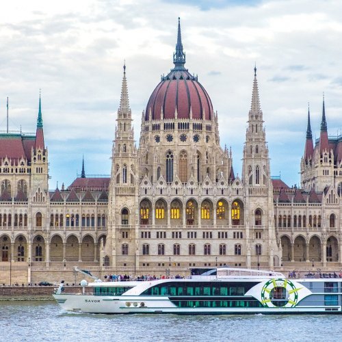 Carousel post from taucktravel.