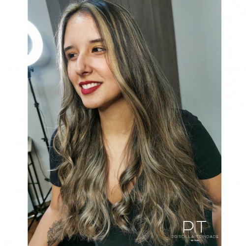 Carousel post from trindadehairstylist.