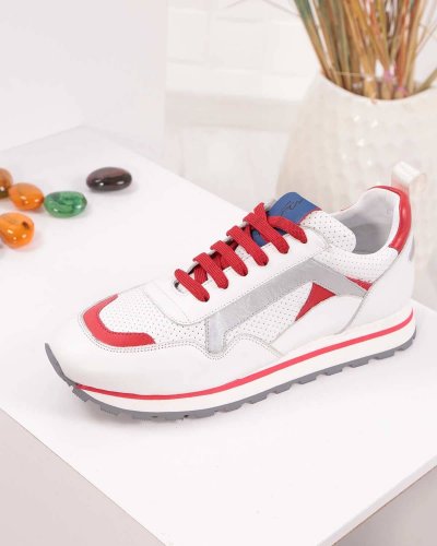 Carousel post from ossoshoes.