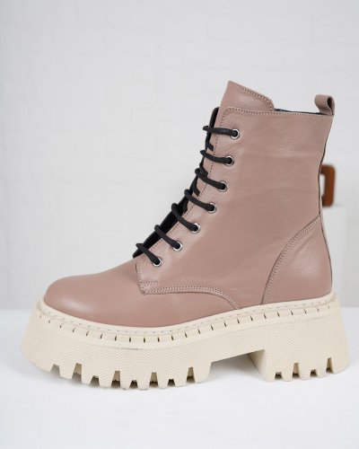 Carousel post from ossoshoes.