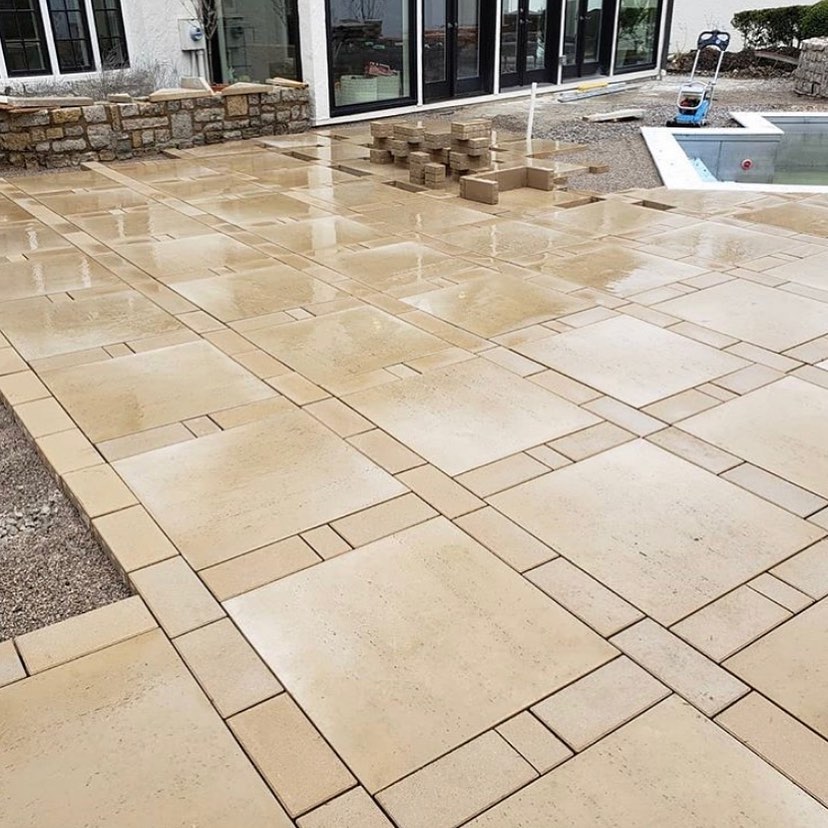 Carousel post from techobloc.