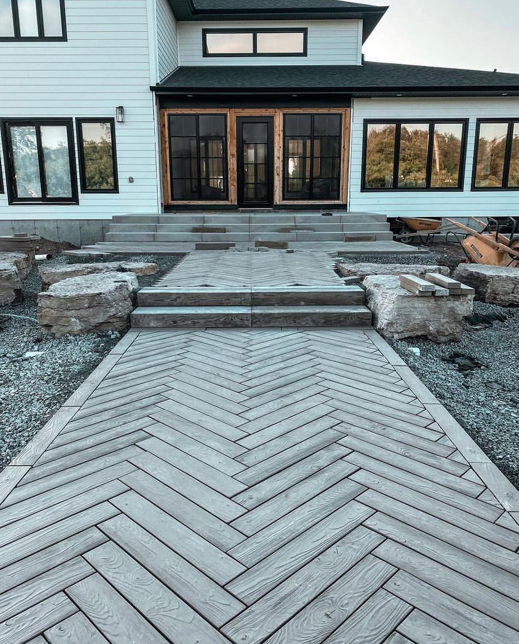 Photo post from techobloc.
