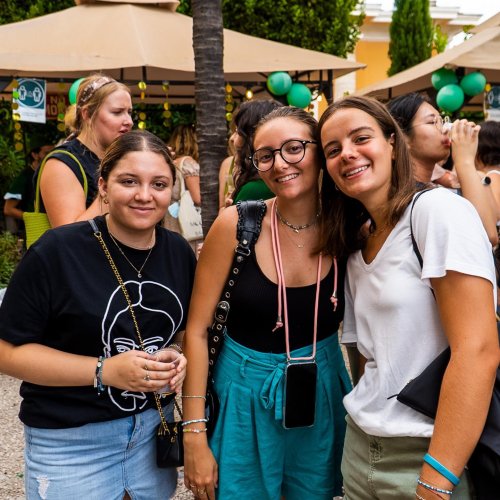 Carousel post from aurrome.