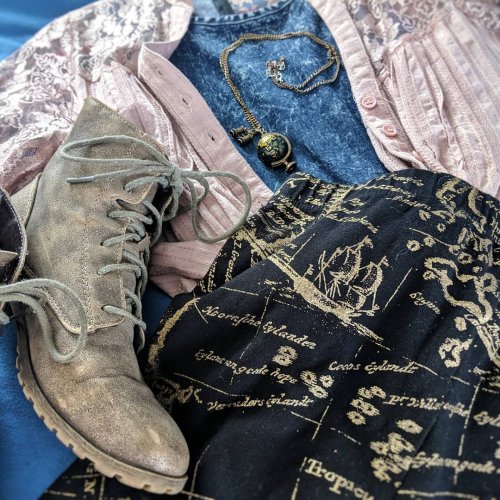 Photo post from storybehindthecloth.