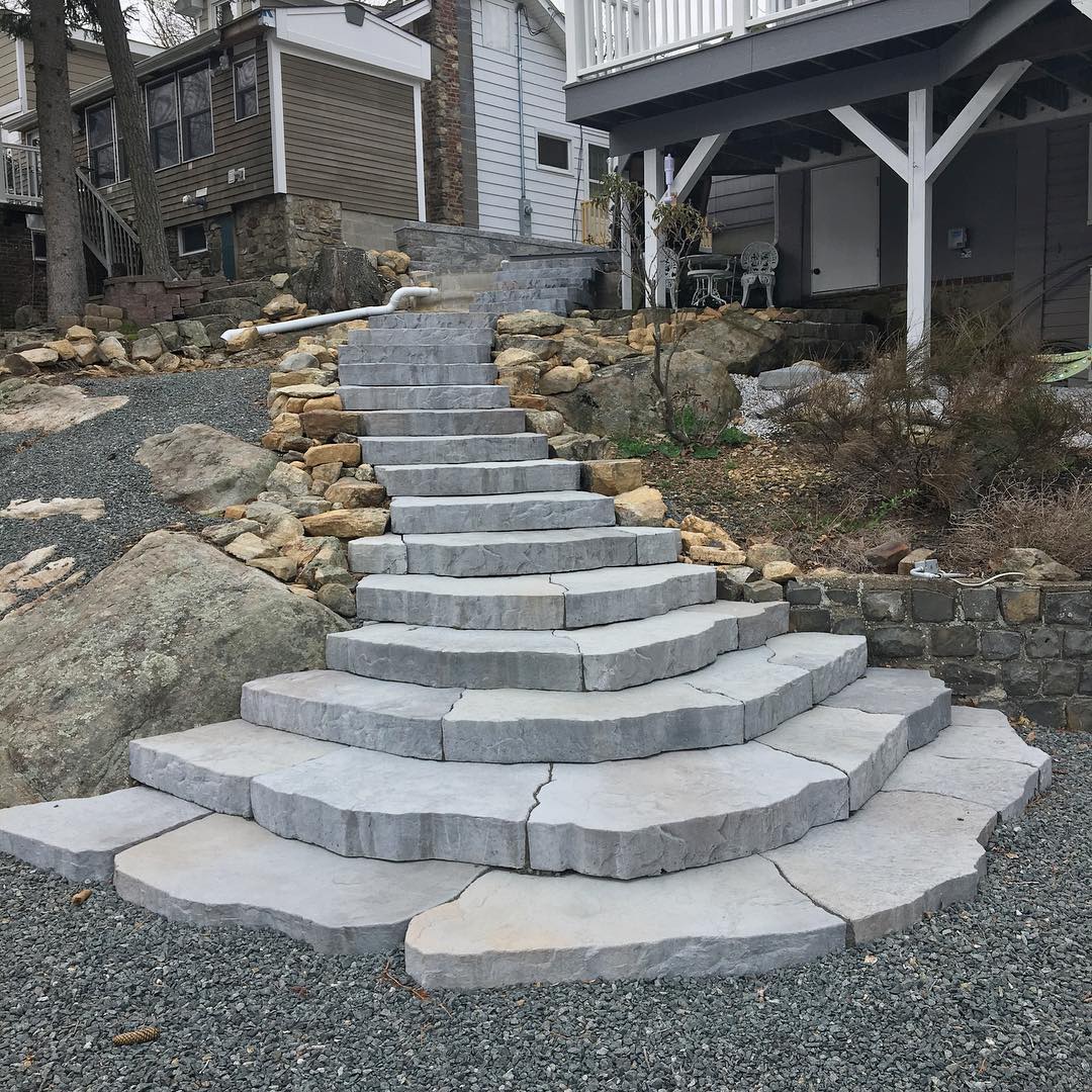 Carousel post from techobloc.