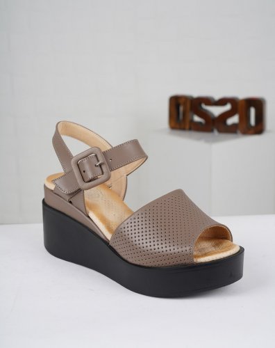 Carousel post from ossoshoes.