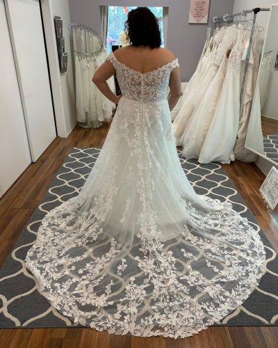 Photo post from thecurvybridenj.