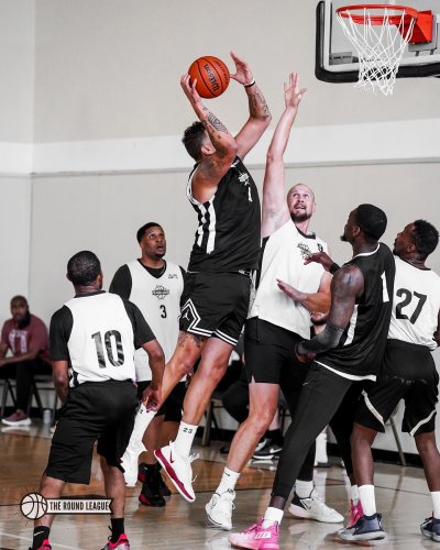 Carousel post from theroundleague.