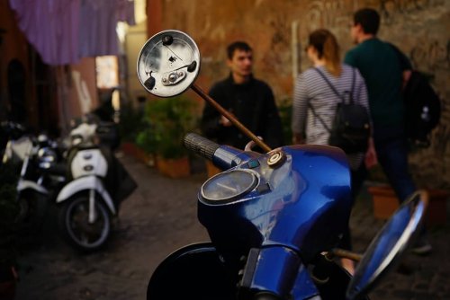 Carousel post from aurrome.