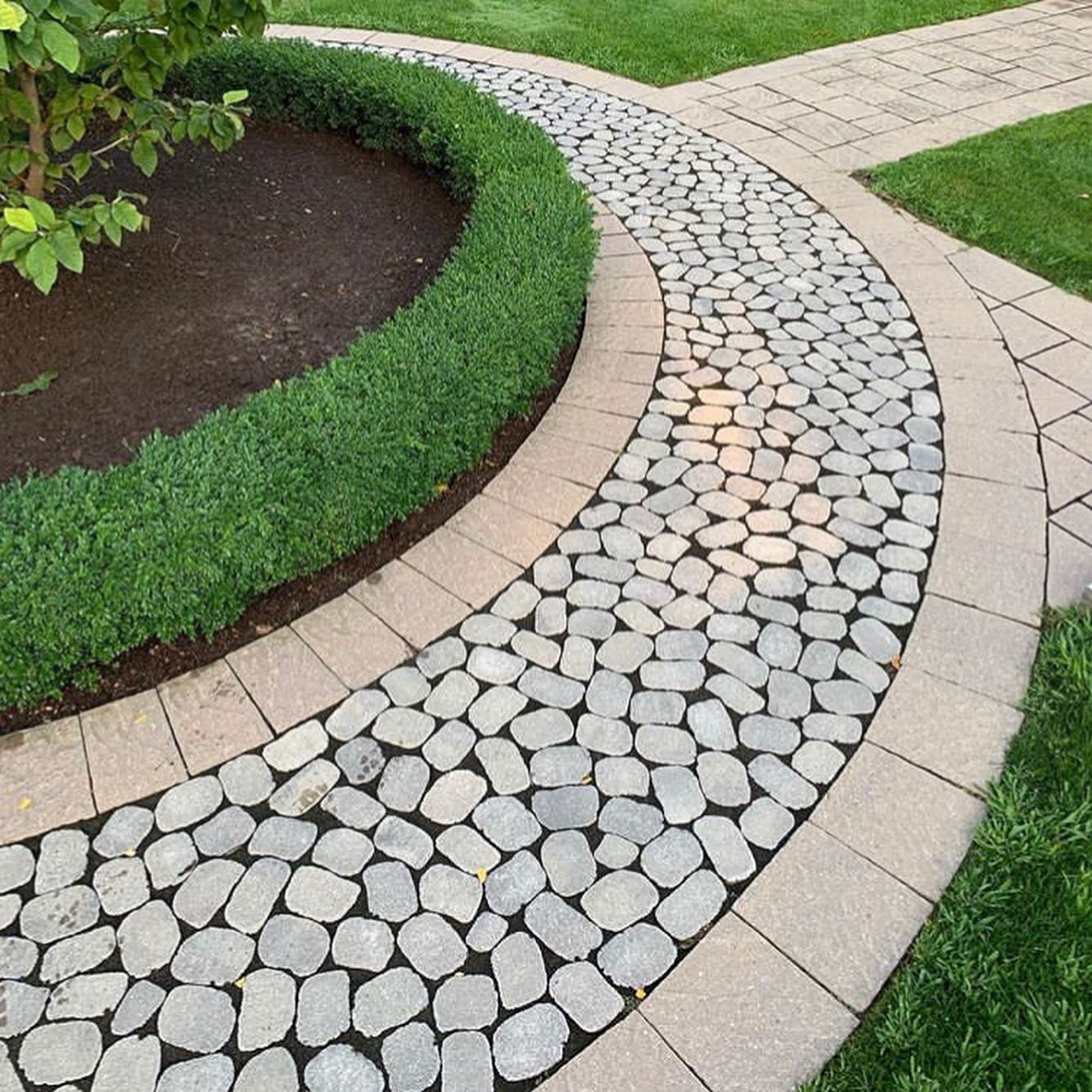 Carousel post from techobloc.