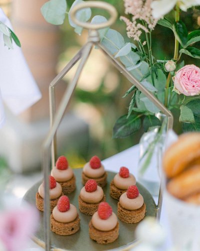 Carousel post from suesseboutique.