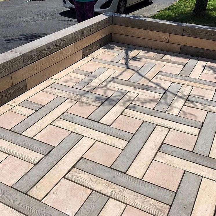 Carousel post from techobloc.