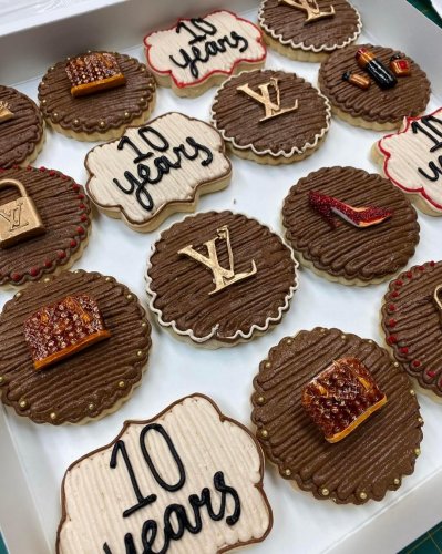 Photo post from marquettescakestudio.