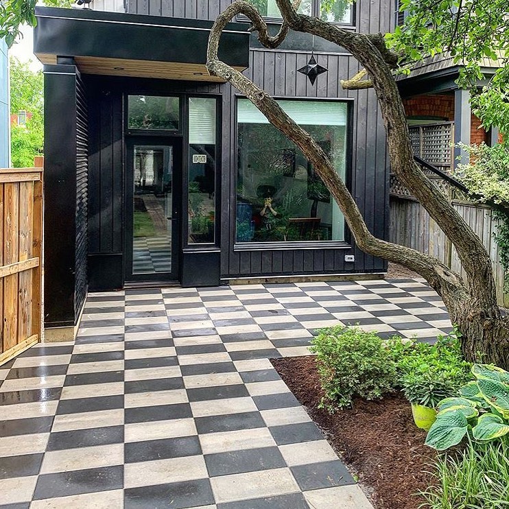 Photo post from techobloc.