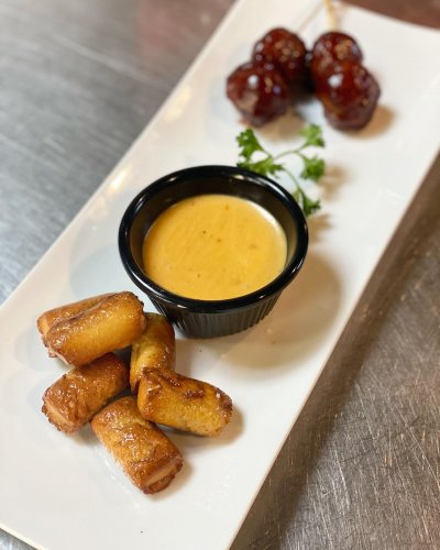 Photo post from famous_creations_catering.