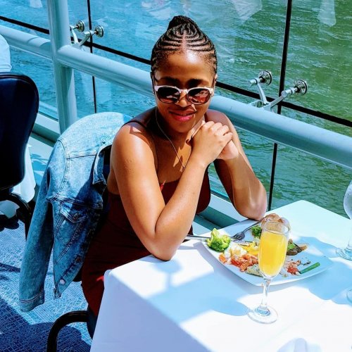 Carousel post from pearlkhwezi.