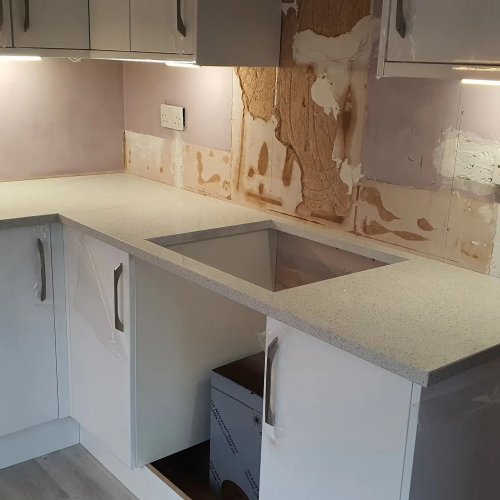 Carousel post from ellocoworktops.