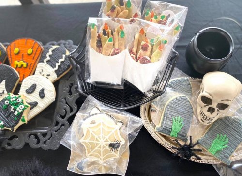 Carousel post from marquettescakestudio.