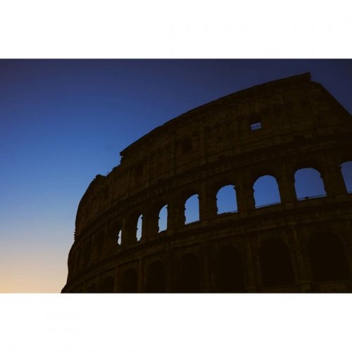 Carousel post from aurrome.