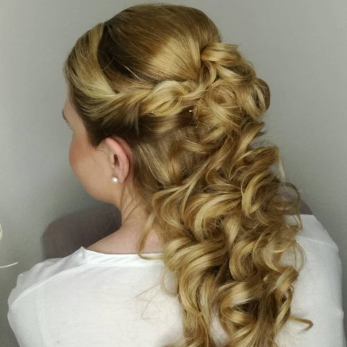 Carousel post from passionforhairbykerstin.