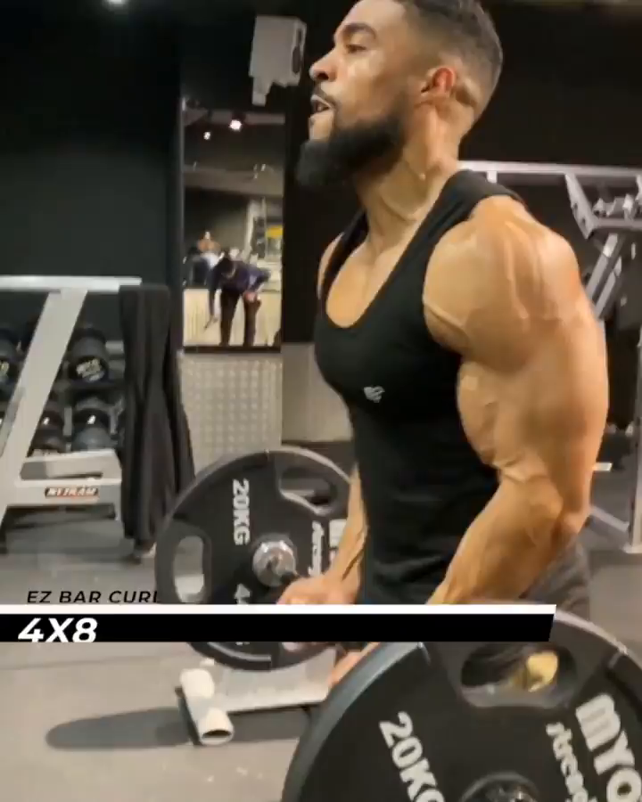 Carousel post from ph_gains.