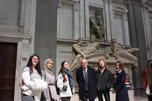 Carousel post from aur_arts.